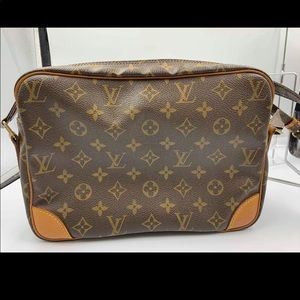 [SOLD] Louis Vuitton reporter bag